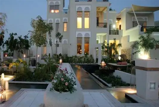 Royal Manor